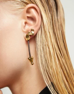 Drop earrings with leather and chained hearts