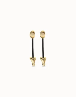 Drop earrings with leather and chained hearts