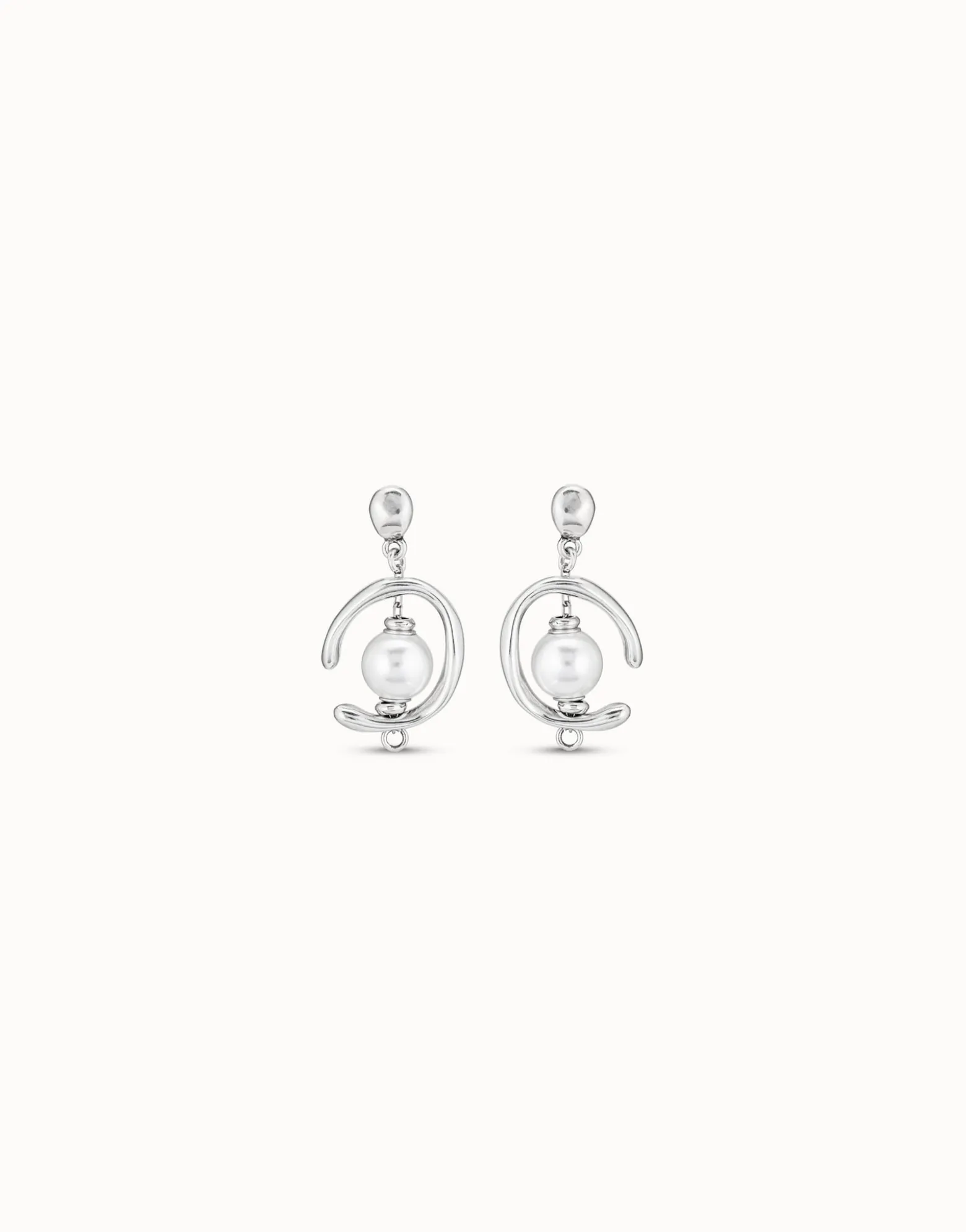 Drop earrings with pearl