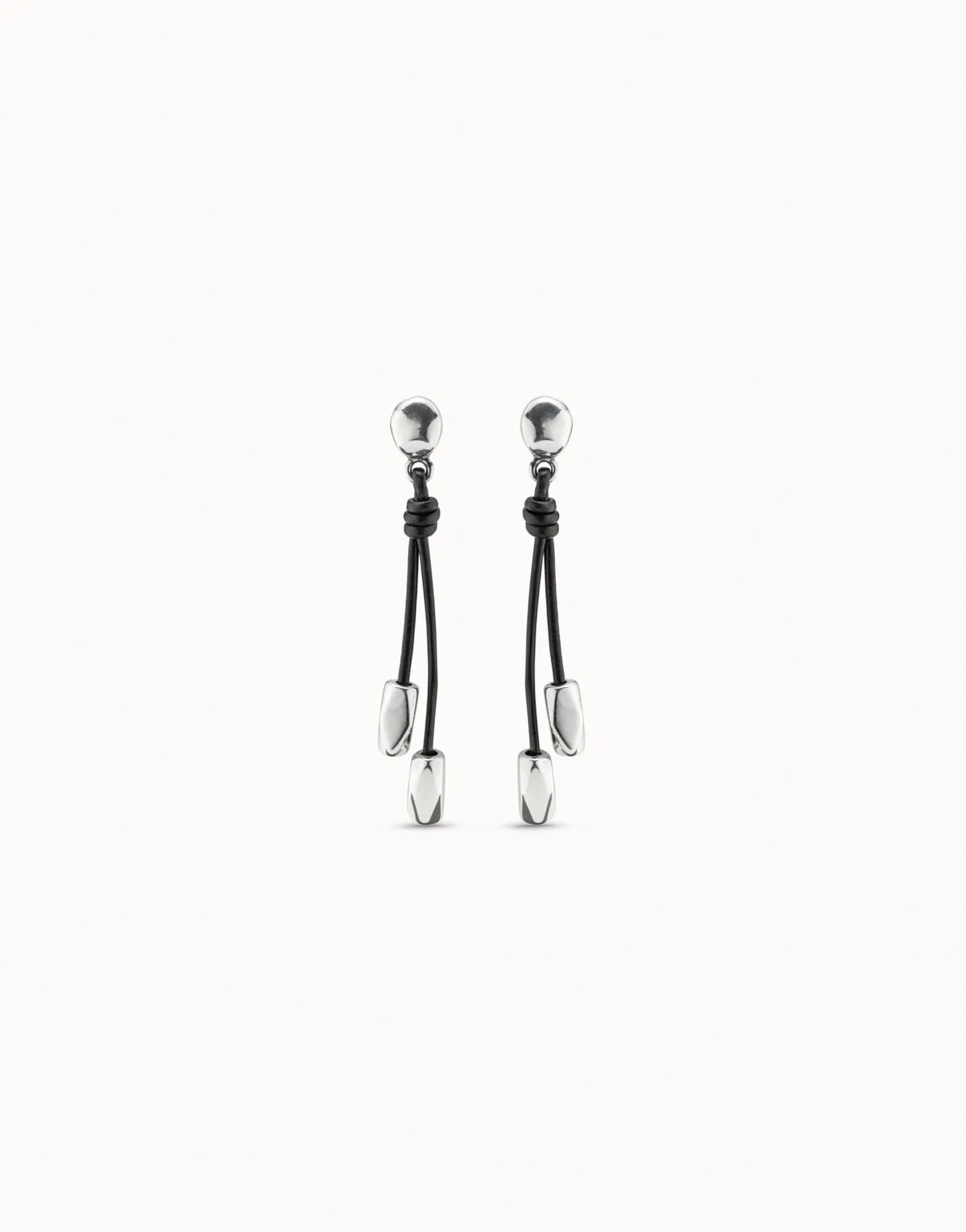 Drop leather earrings