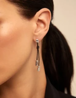 Drop leather earrings