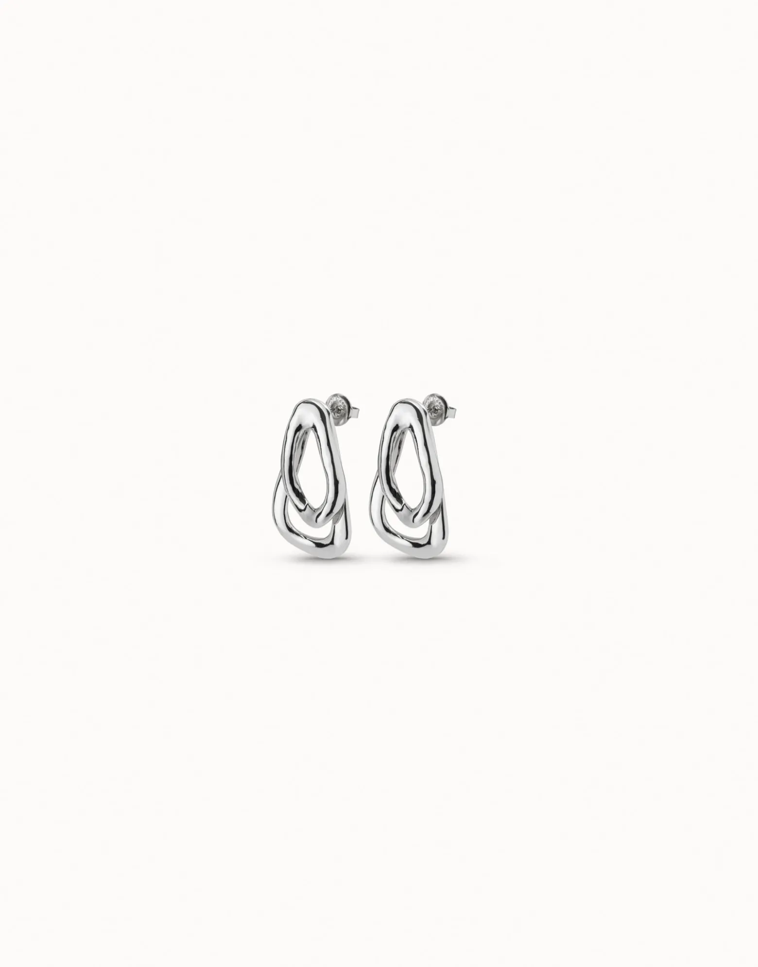Earrings with 2 overlapping links