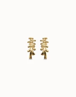 Elongated earrings with an irregular shape