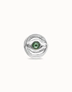 Eye-shaped signet ring with faceted green crystal
