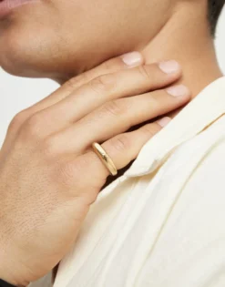 Geometric Ring