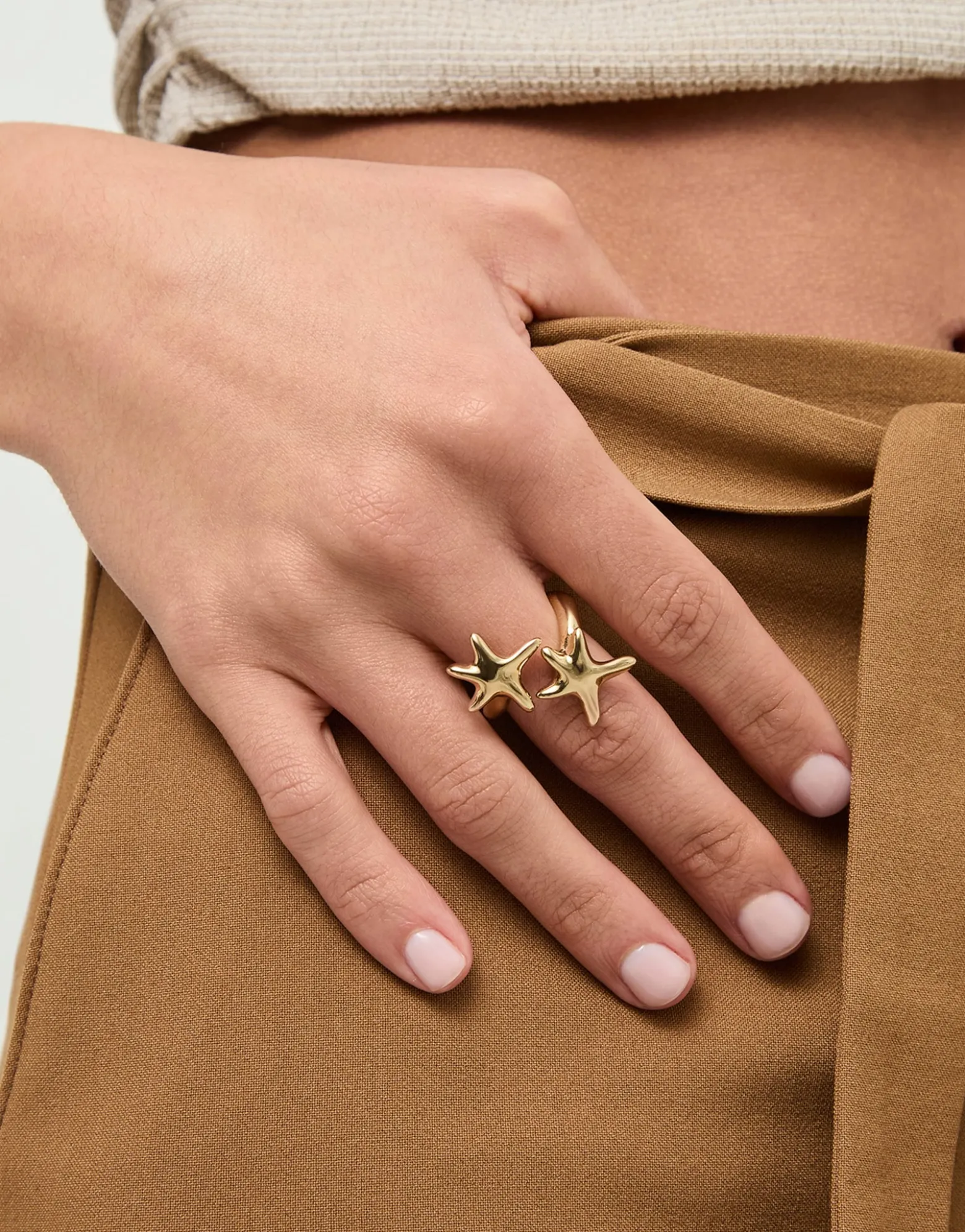 Intertwined starfish ring