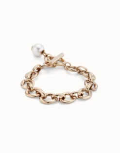 Large link chain bracelet with a pearl