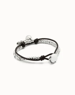 Leather beaded bracelet with ivory murano glass