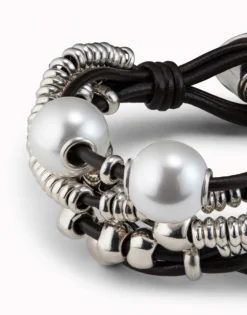 Leather beaed bracelet with pearls