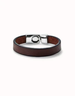 Leather bracelet with clasp
