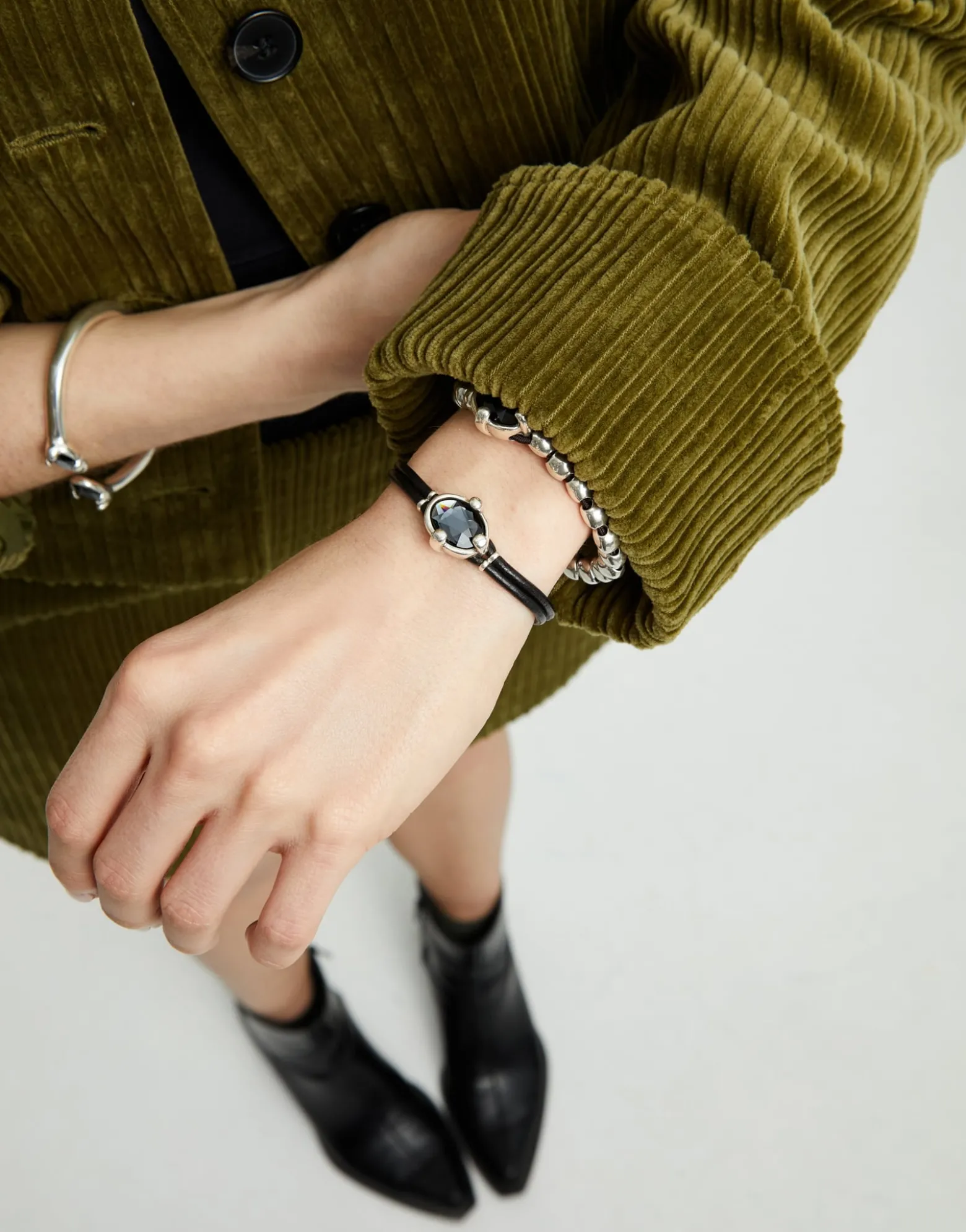 Leather bracelet with faceted black oval crystal