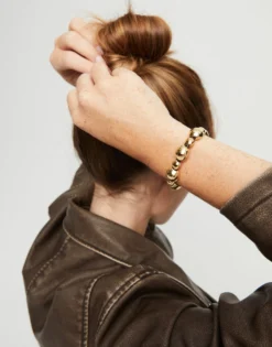 Leather bracelet with round beads