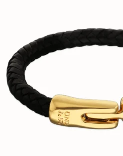 Leather braided bracelet with golden clasp