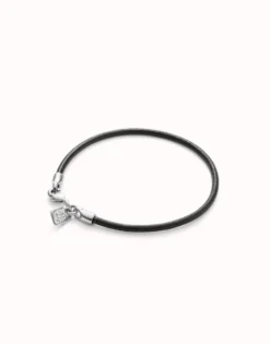 Leather charm bracelet with clasp