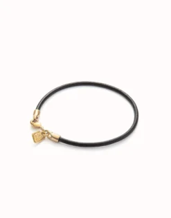 Leather charm bracelet with clasp