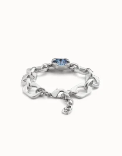 Link chain bracelet with a blue crystal