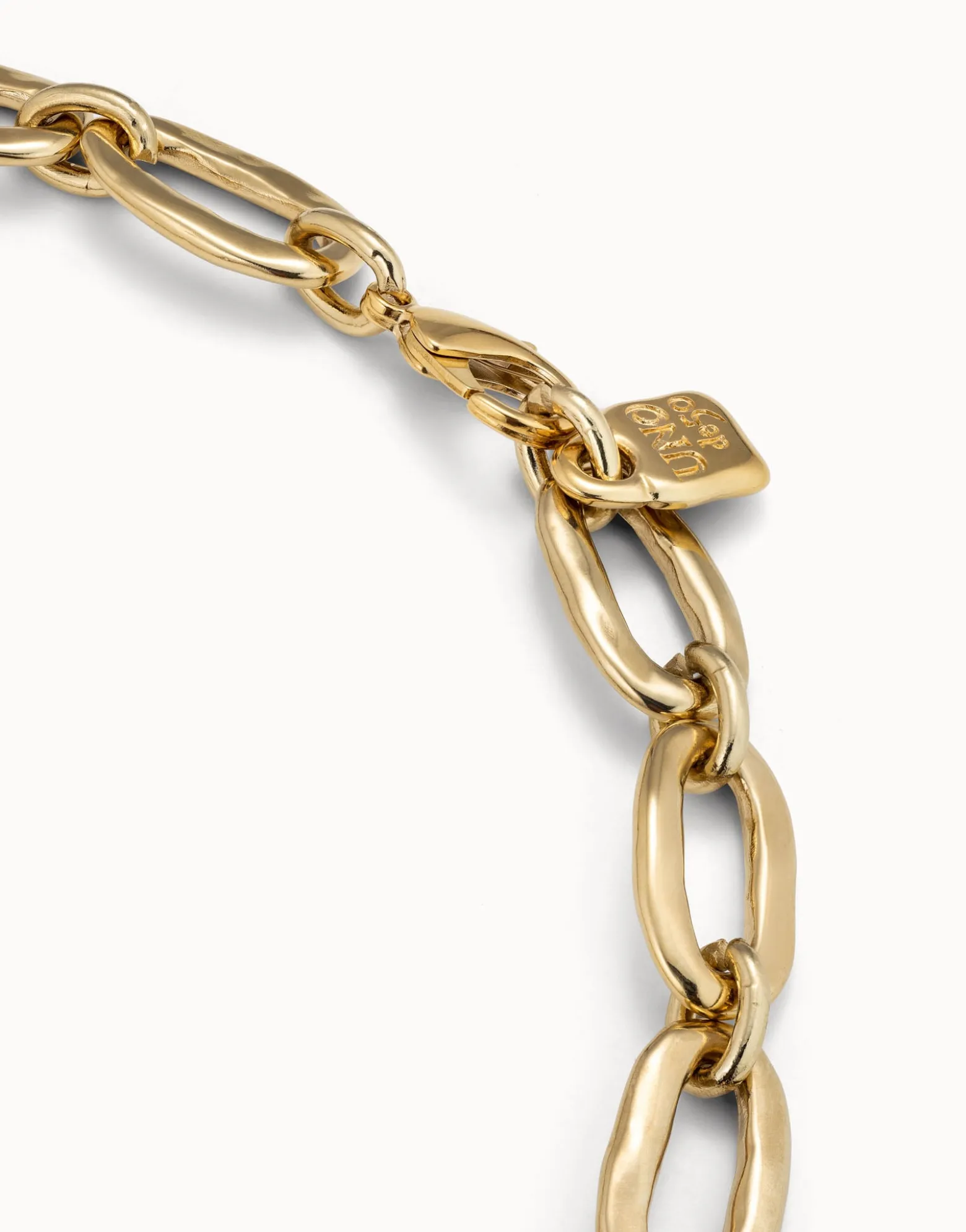 Link chain necklace