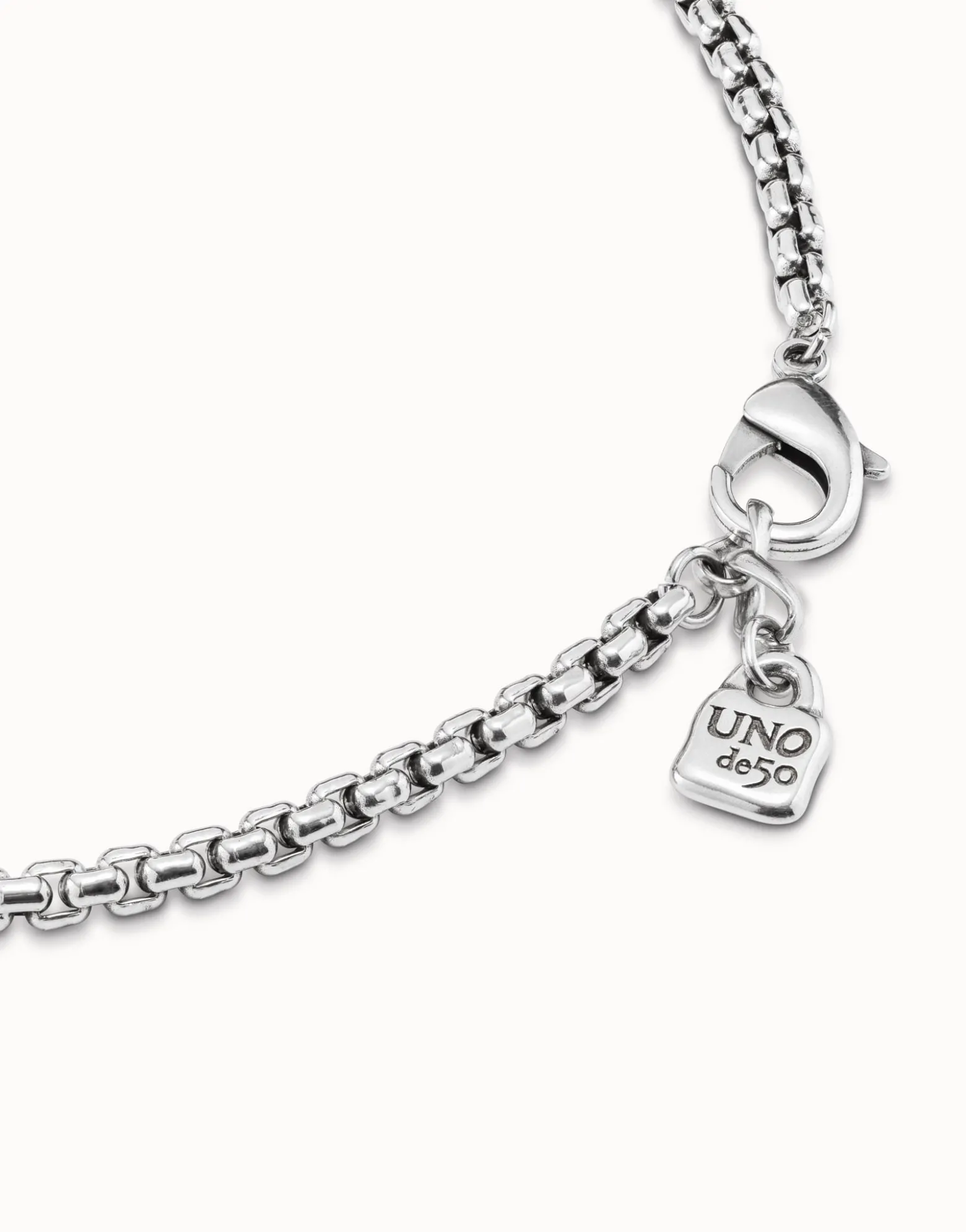 Link chain necklace
