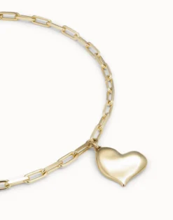 Link chain necklace with heart