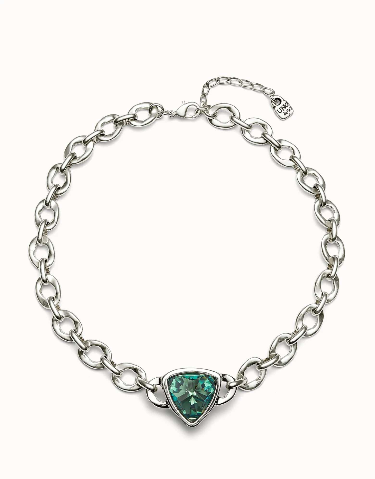 Link chain short necklace with a green crystal