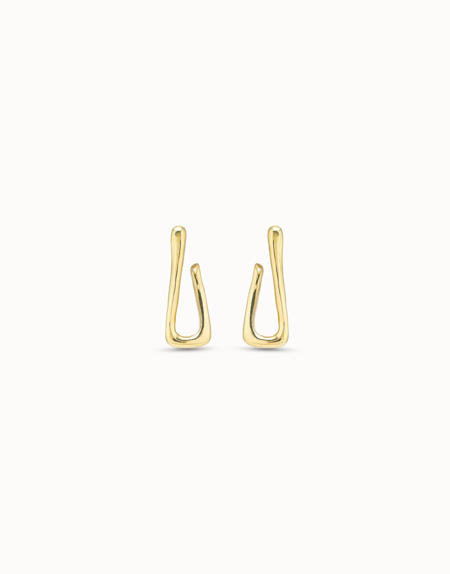 Link shaped hoop earrings