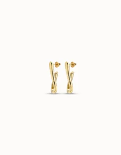 Link shaped hoop earrings