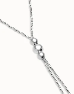 Long bead necklaces with three large central beads