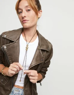Long leather necklace with three central beads