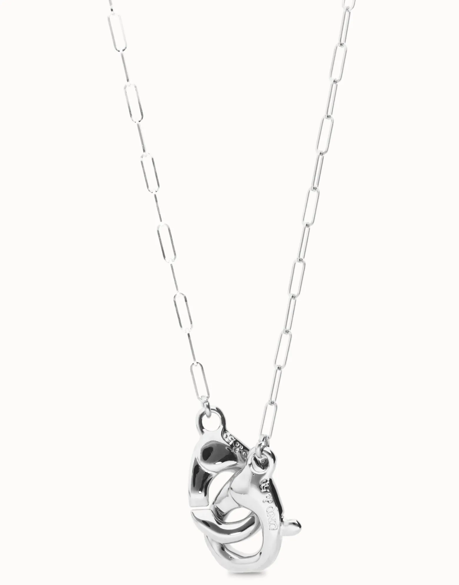 Long necklace with interlocking carabiner