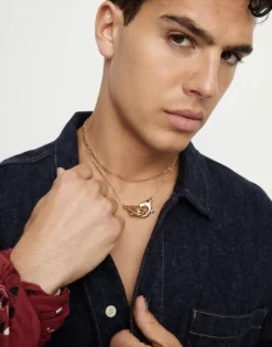 Long necklace with interlocking carabiner