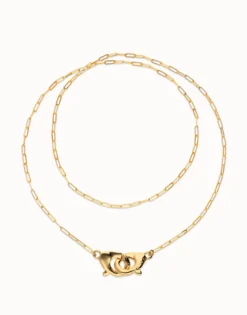 Long necklace with interlocking carabiner