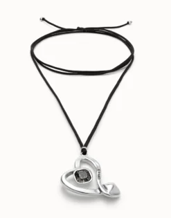 Long pendant and central heart with black crystal