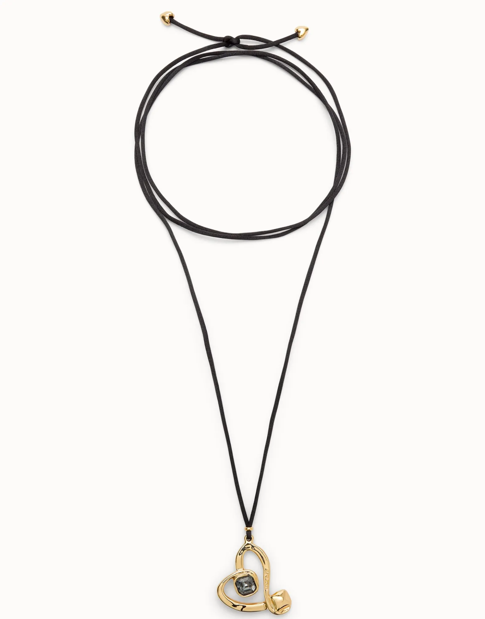 Long pendant and central heart with black crystal