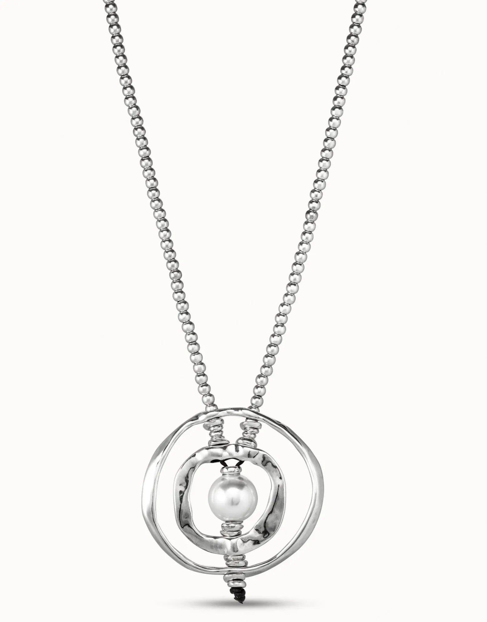 Long pendant necklace with pearl