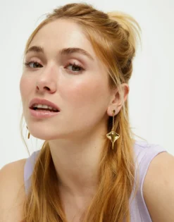 Manta ray-shaped drop earrings
