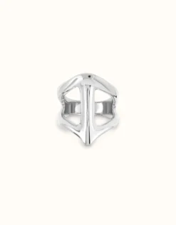 Manta ray-shaped ring