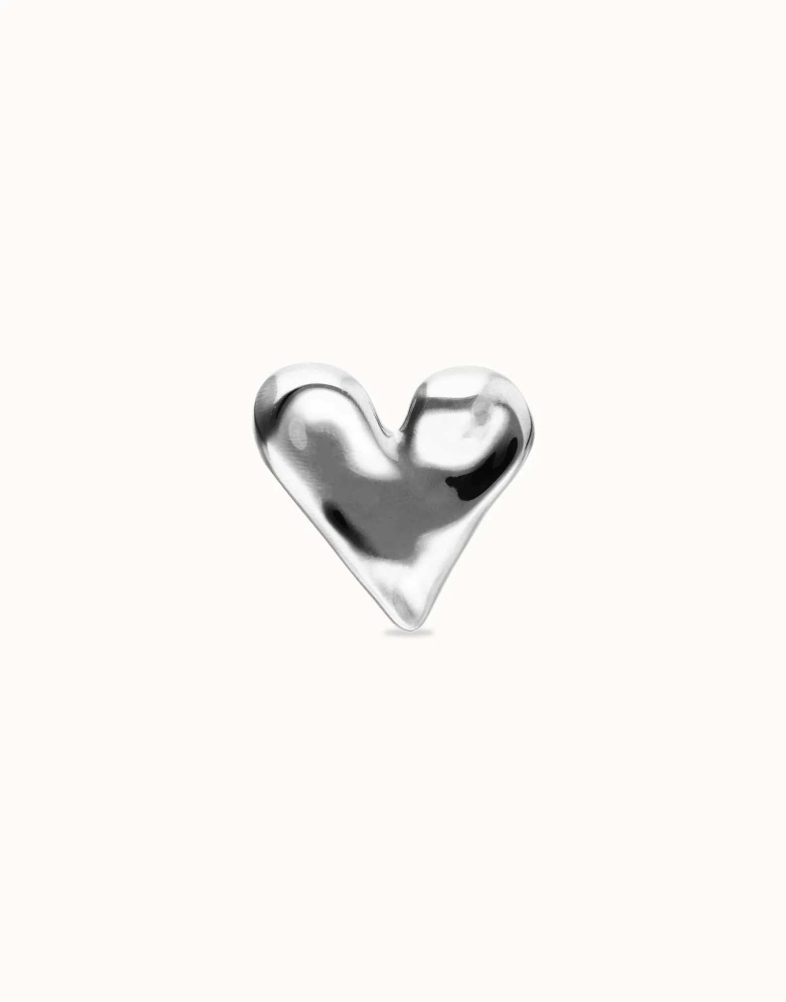 Maxi ring with heart shape