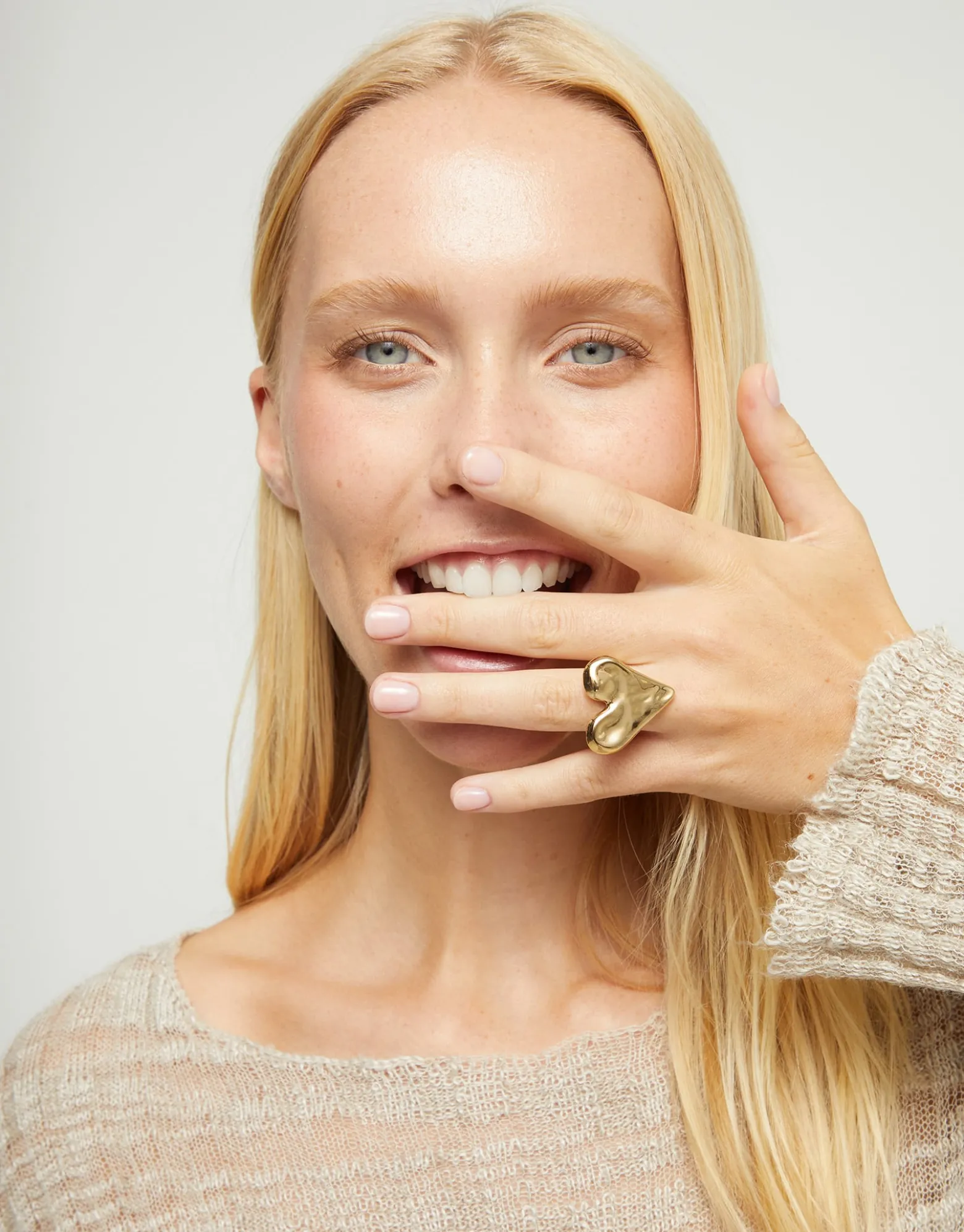 Maxi ring with heart shape