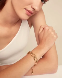 Medium oval link chain bracelet