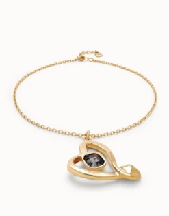 Midsize chain pendant necklace with a large heart
