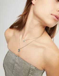 Multi-layer pendant link chain necklace with green crystal