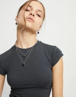 Multi-layer pendant link necklace with black murano glass