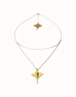 Multi strand chain necklace with manta ray