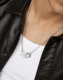 Necklace with intertwined carabiner