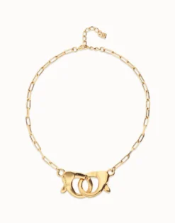 Necklace with large interlocking snap hook
