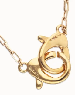 Necklace with large interlocking snap hook