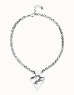 Necklace with thick chain and heart detail