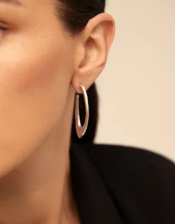 Oval hoop earrings