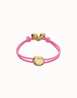 Pink elastic thread bracelet with heart charm
