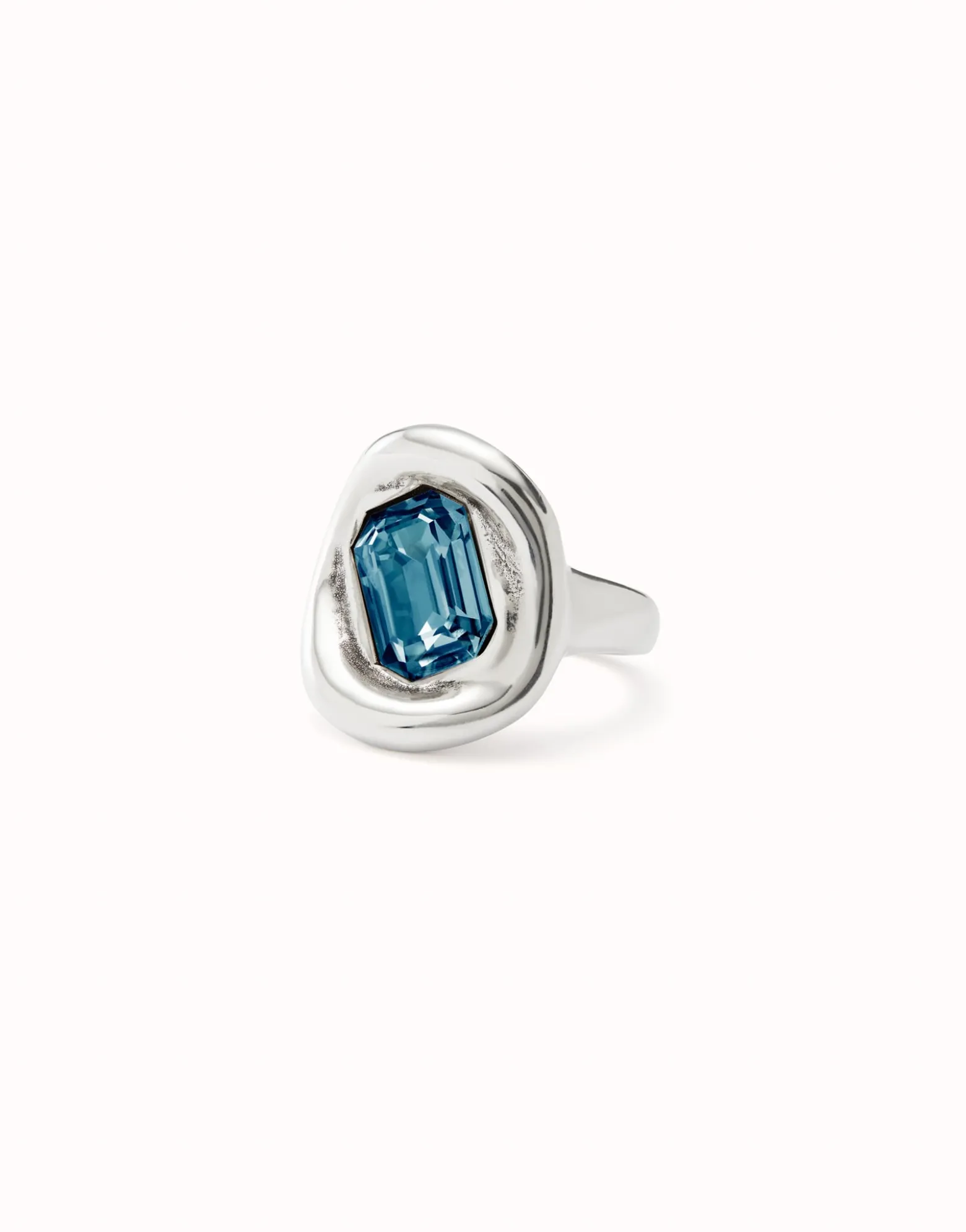 Ring with blue crystal